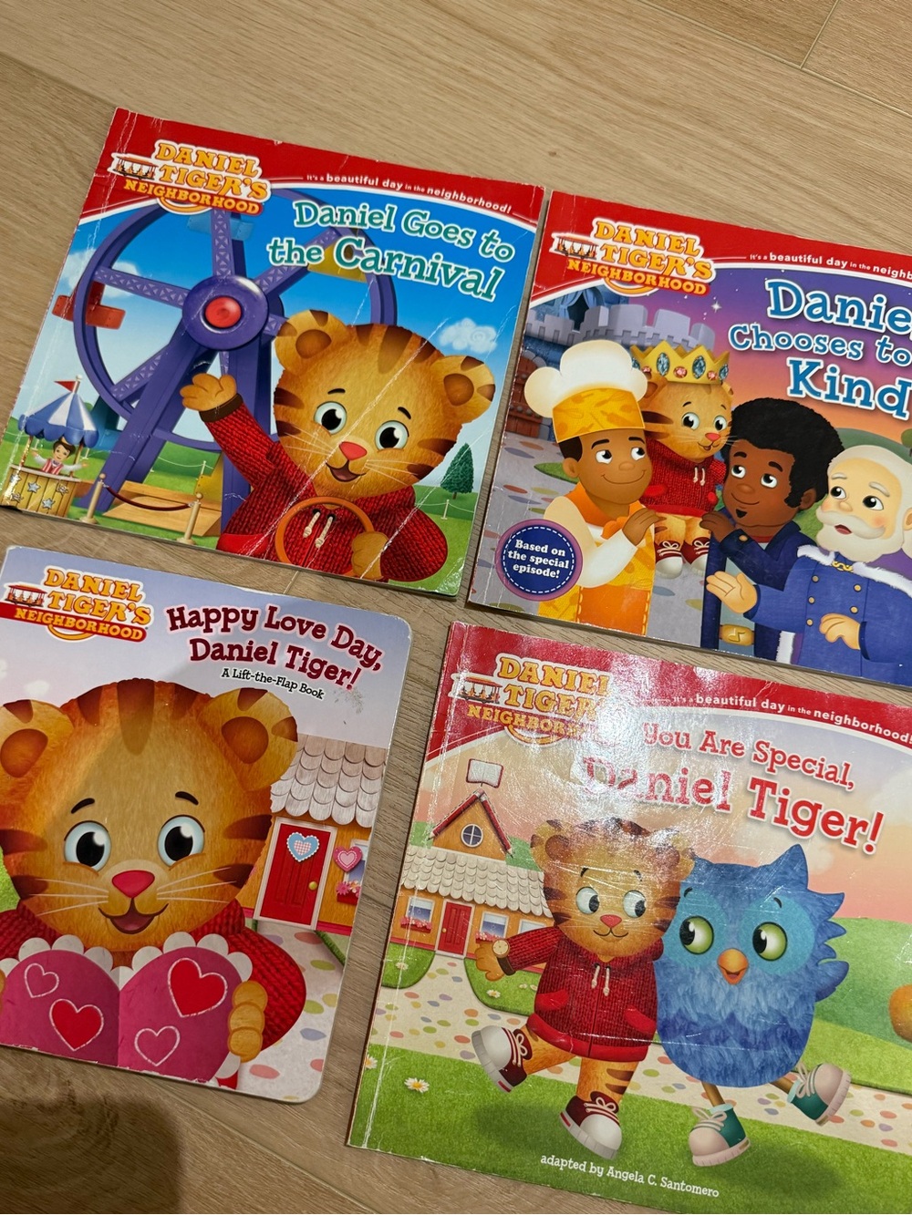 Daniel Tiger Book Bundle - Picture 5 of 5